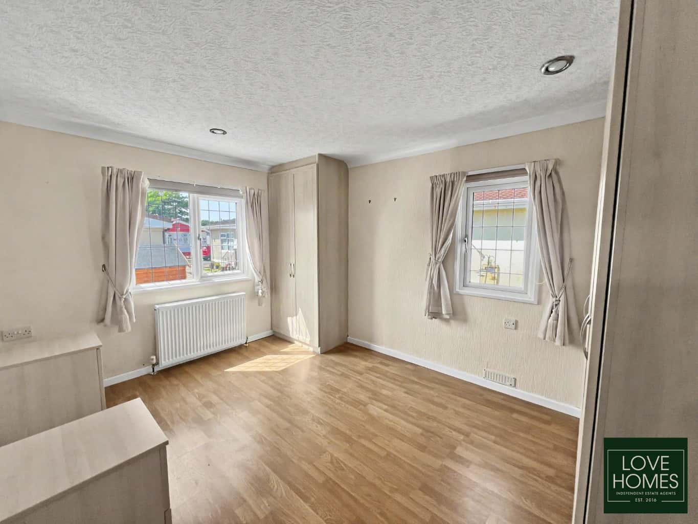 Peaceful Park Home Living near Lytham: 2 Beds, Ready to Move In. Property image 5