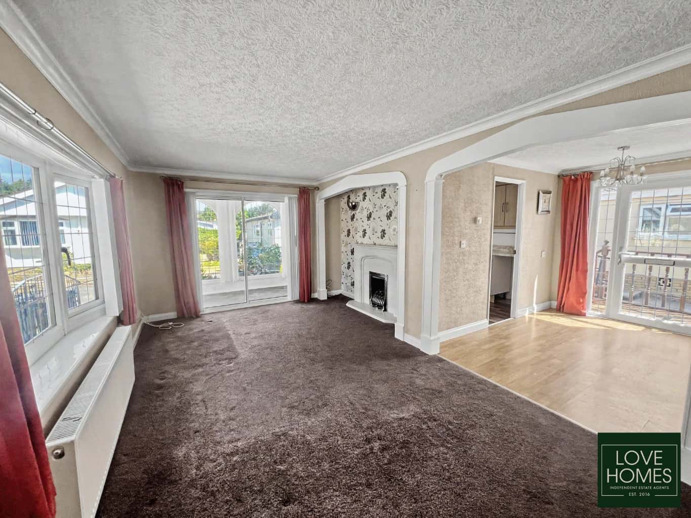 Peaceful Park Home Living near Lytham: 2 Beds, Ready to Move In. Property image 2