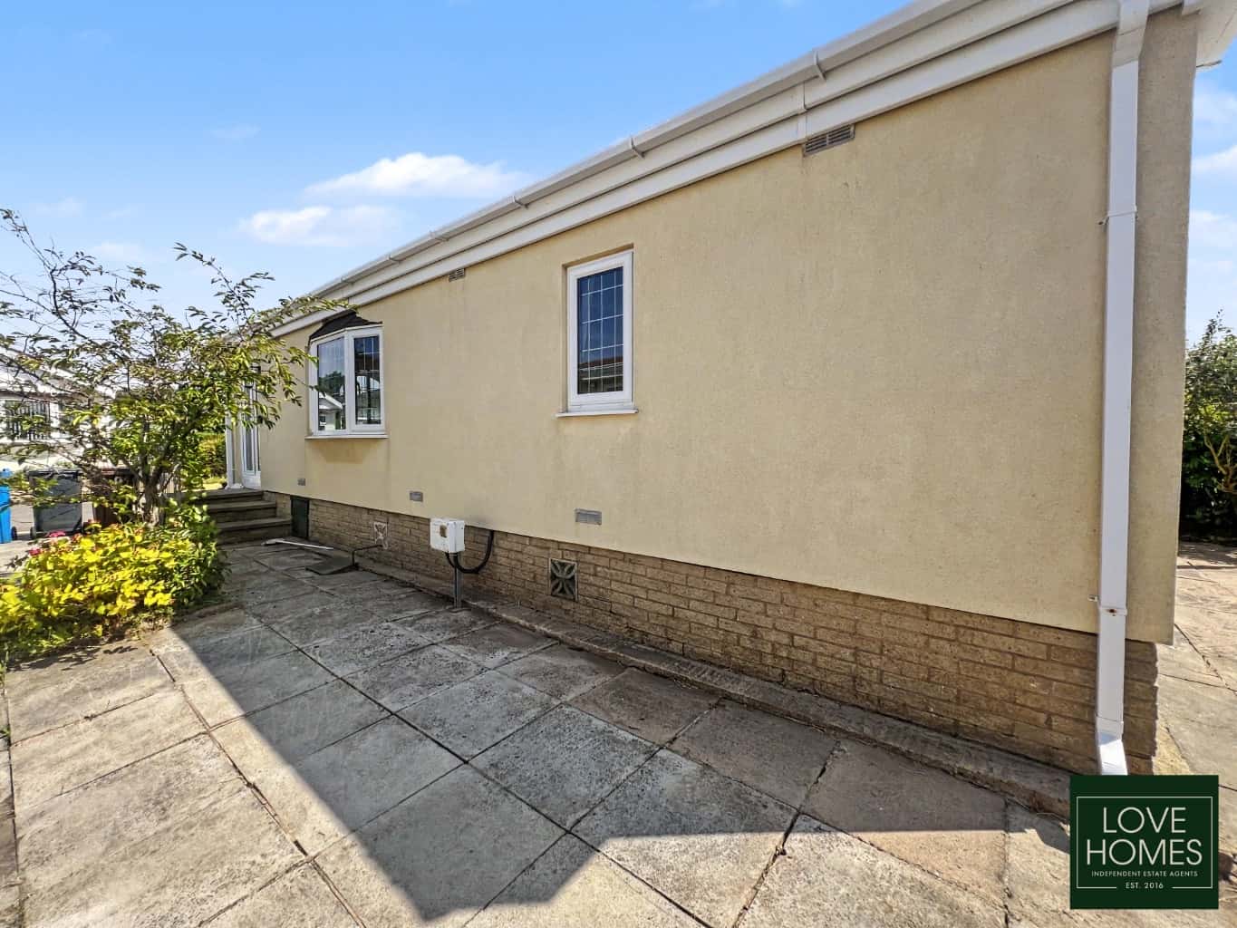 Peaceful Park Home Living near Lytham: 2 Beds, Ready to Move In. Property image 15