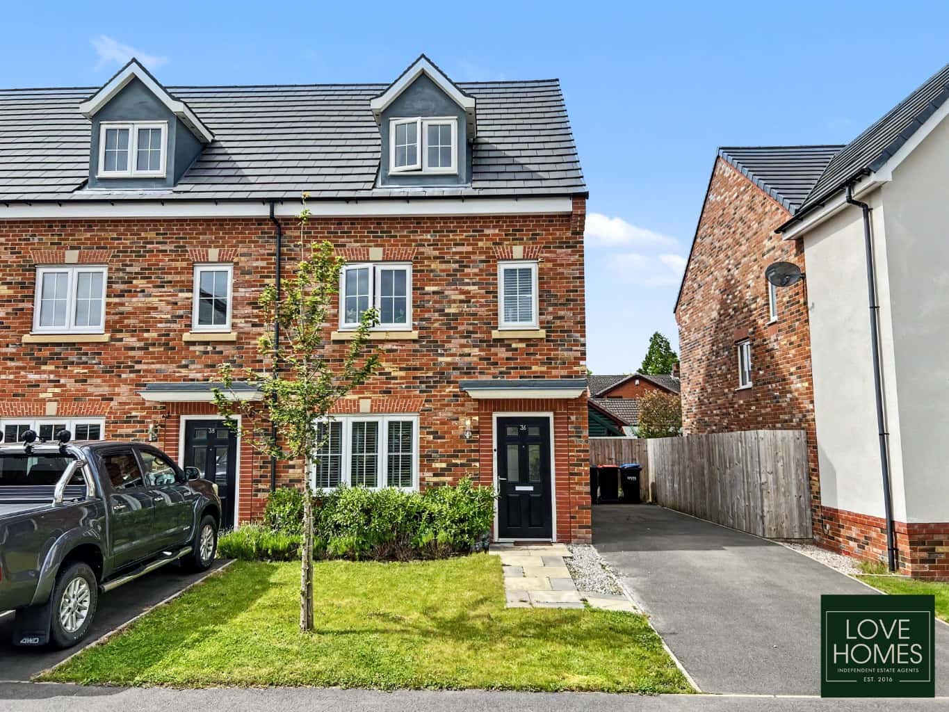 Three Story Townhouse In Catterall, Featuring 4 Large Bedrooms And Modern Living Property image 1