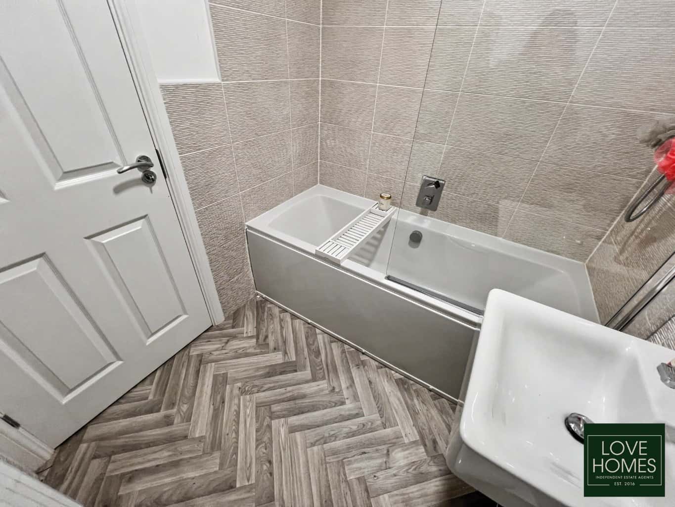 Three Story Townhouse In Catterall, Featuring 4 Large Bedrooms And Modern Living Property image 20