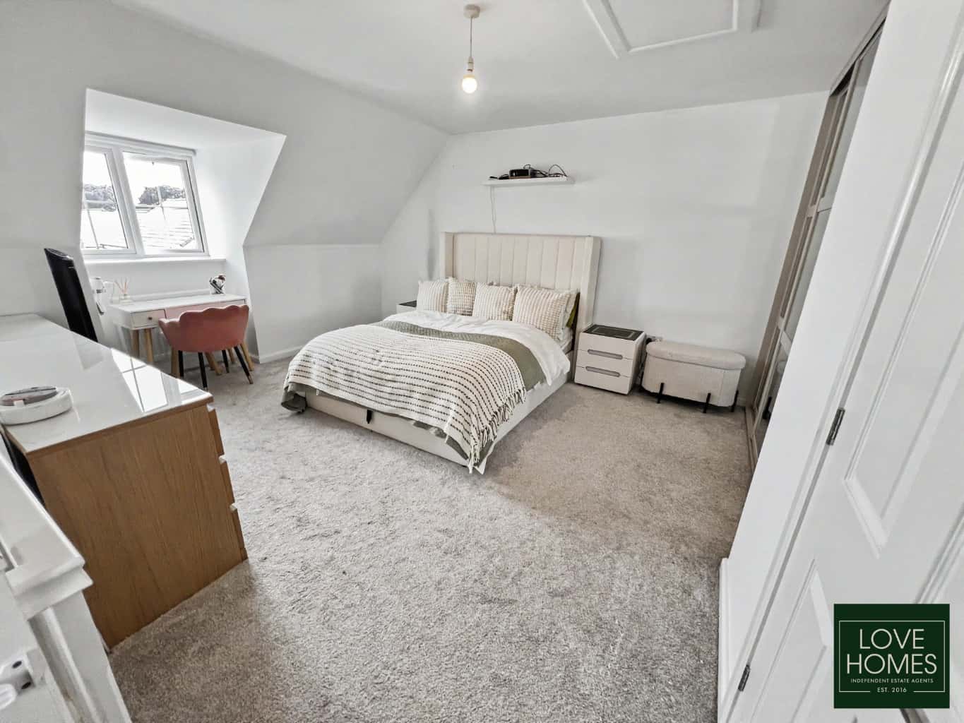 Three Story Townhouse In Catterall, Featuring 4 Large Bedrooms And Modern Living Property image 12