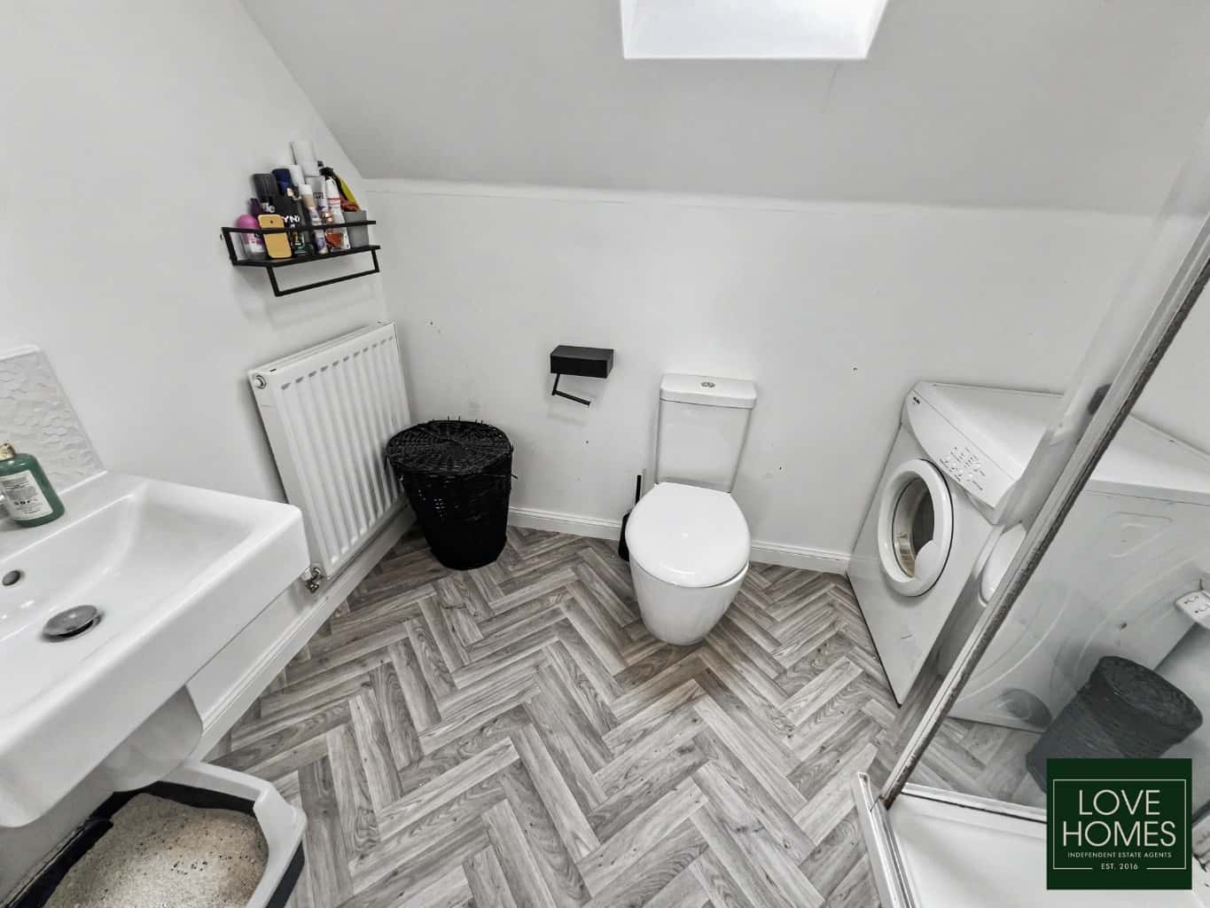 Three Story Townhouse In Catterall, Featuring 4 Large Bedrooms And Modern Living Property image 15
