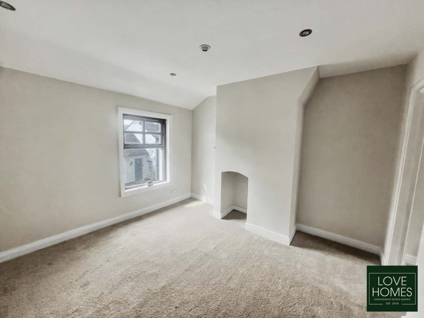 Charming Renovated 1 Bed Cottage in Barton with Parking. Property image 6