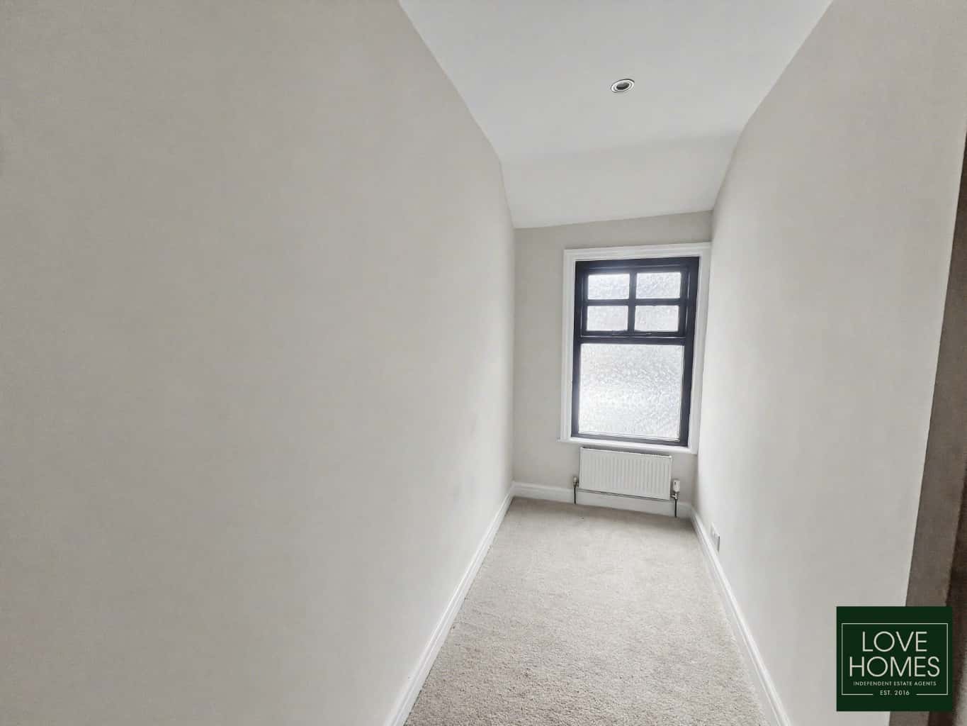 Charming Renovated 1 Bed Cottage in Barton with Parking. Property image 8