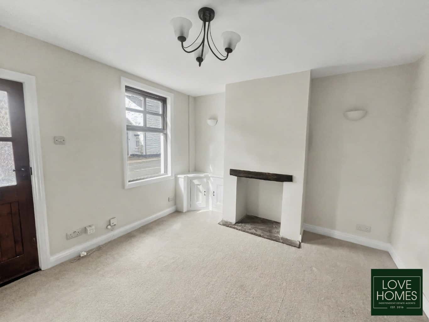 Charming Renovated 1 Bed Cottage in Barton with Parking. Property image 2