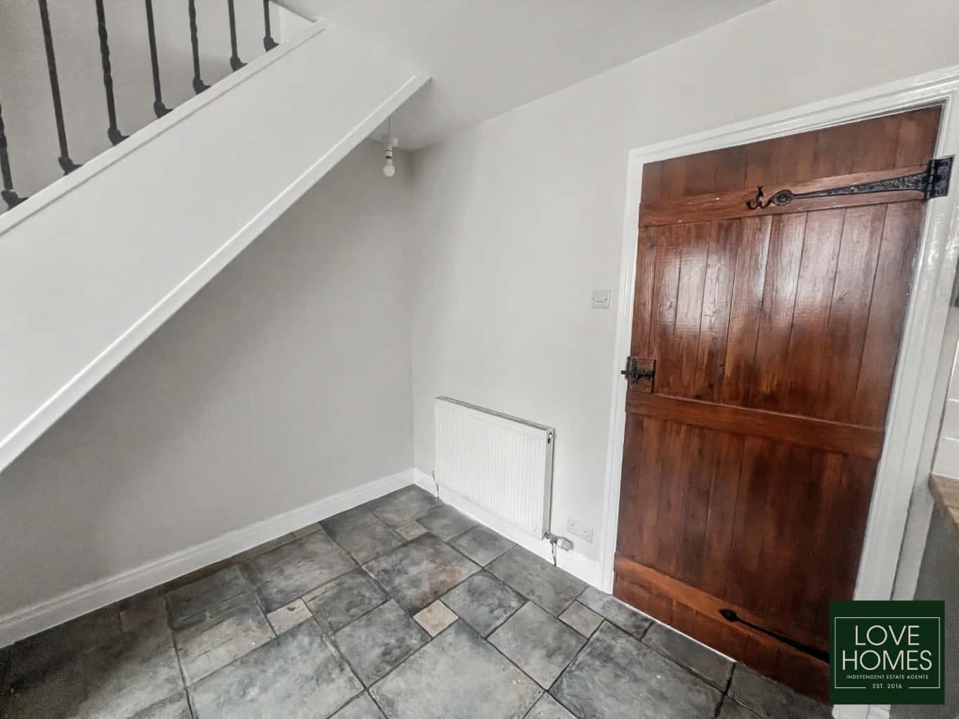 Charming Renovated 1 Bed Cottage in Barton with Parking. Property image 5