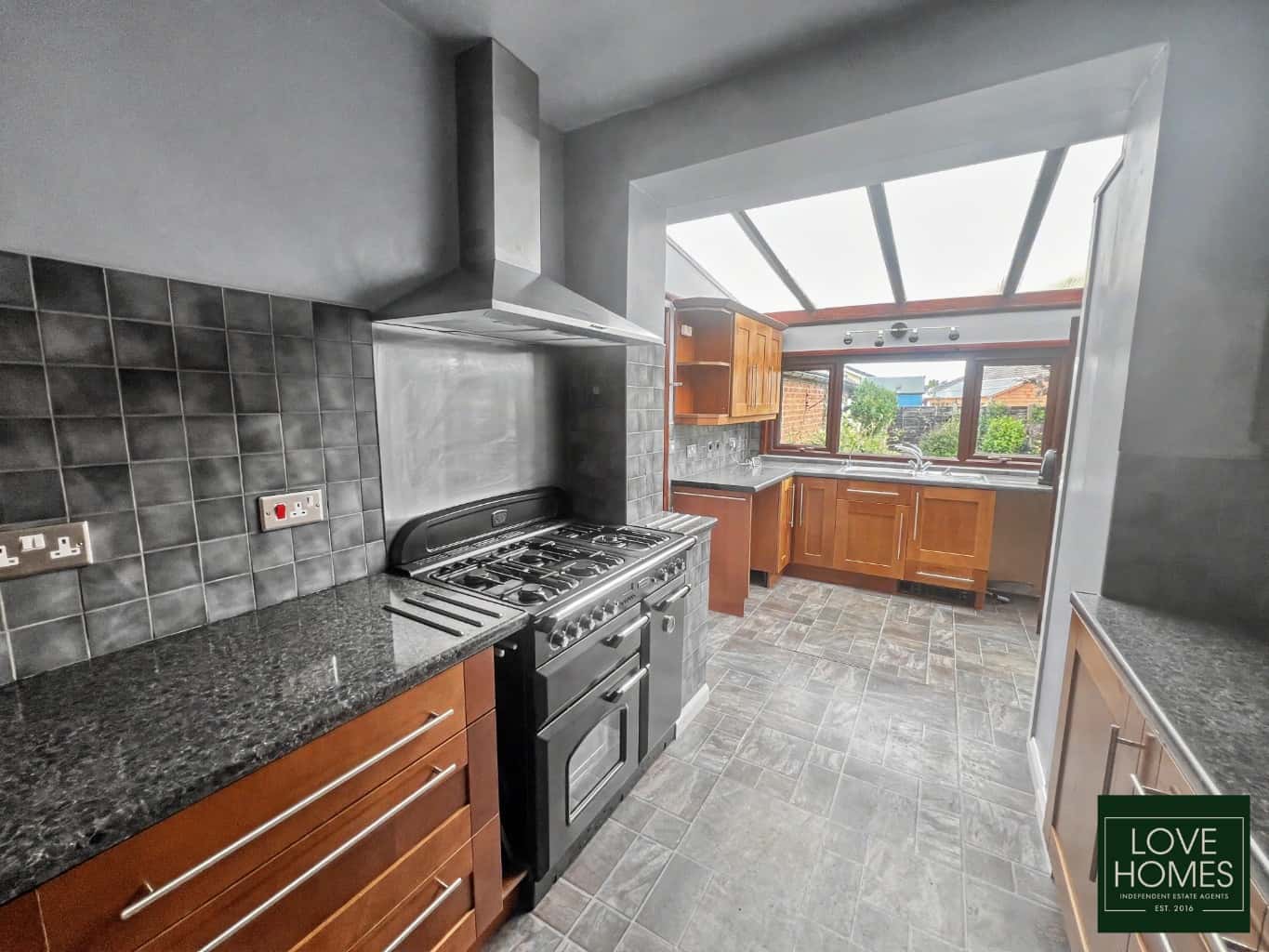 Spacious Extended 3 Bed Semi Detached Home in Preesall. Property image 2