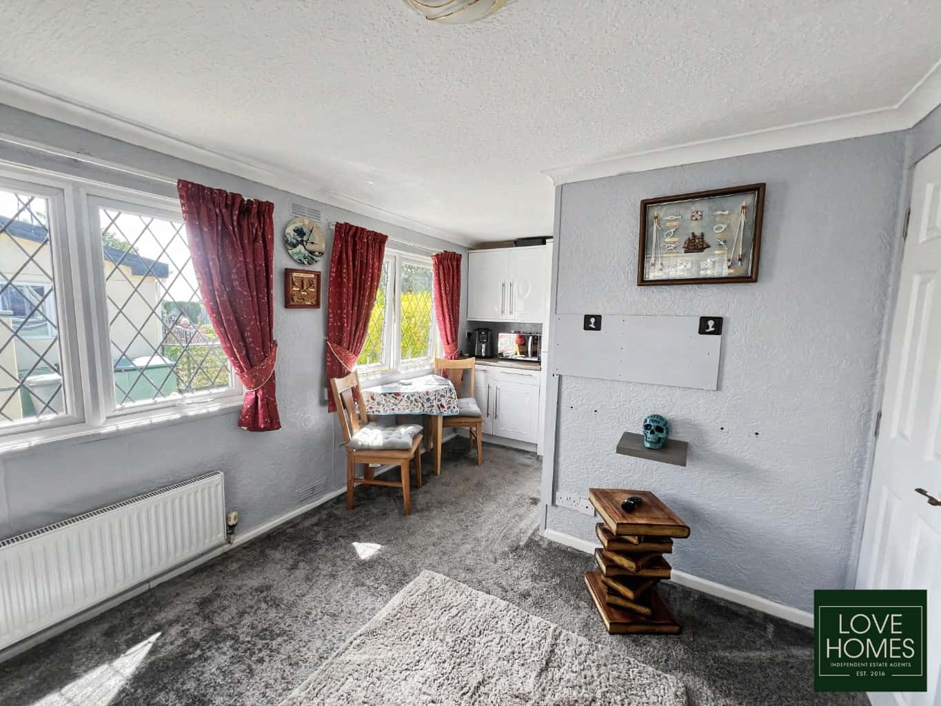 Peaceful Park Home on Carr Bridge near Lytham st Annes. Modern Comforts, Community Living. Property image 4