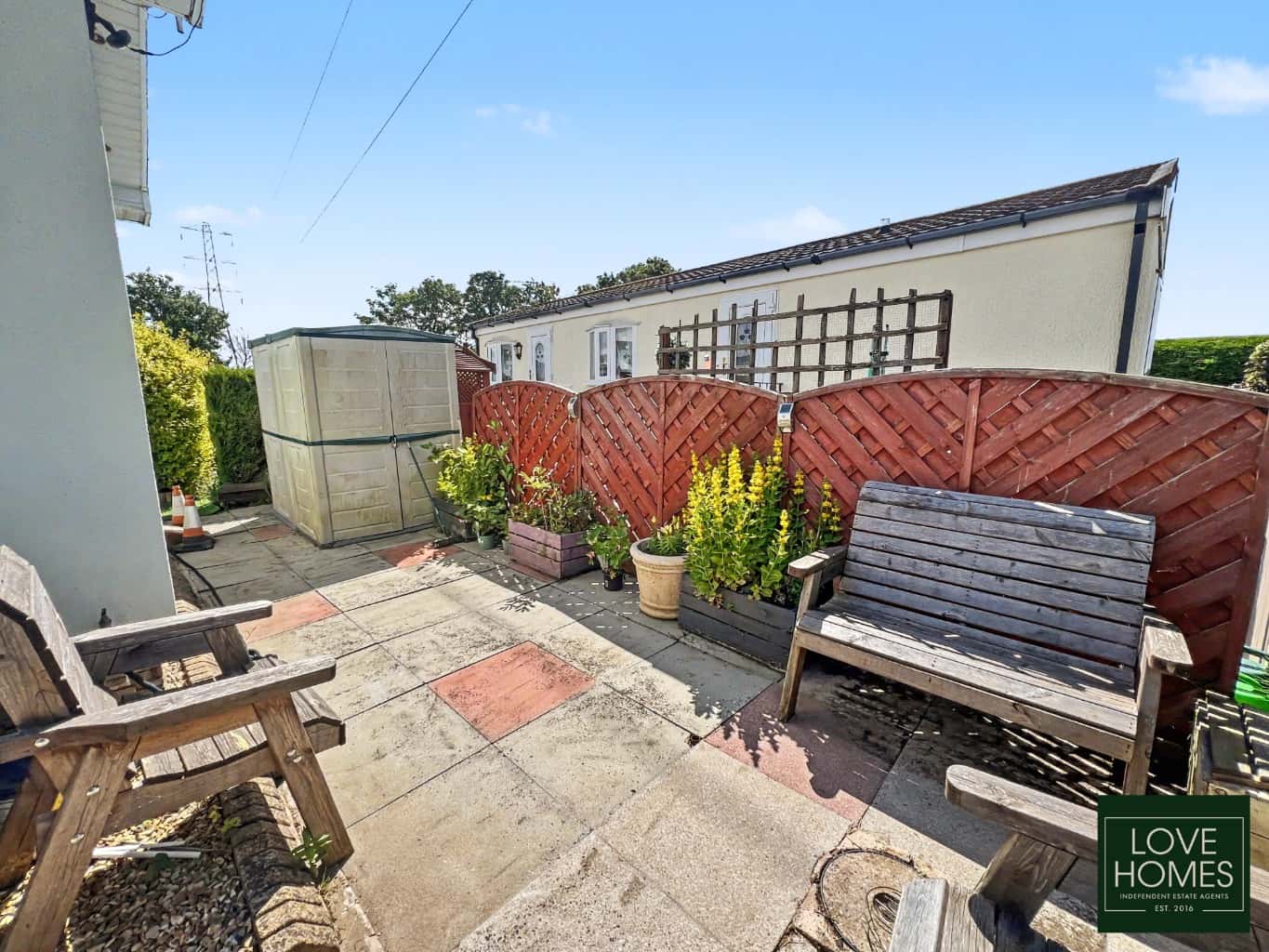 Peaceful Park Home on Carr Bridge near Lytham st Annes. Modern Comforts, Community Living. Property image 9
