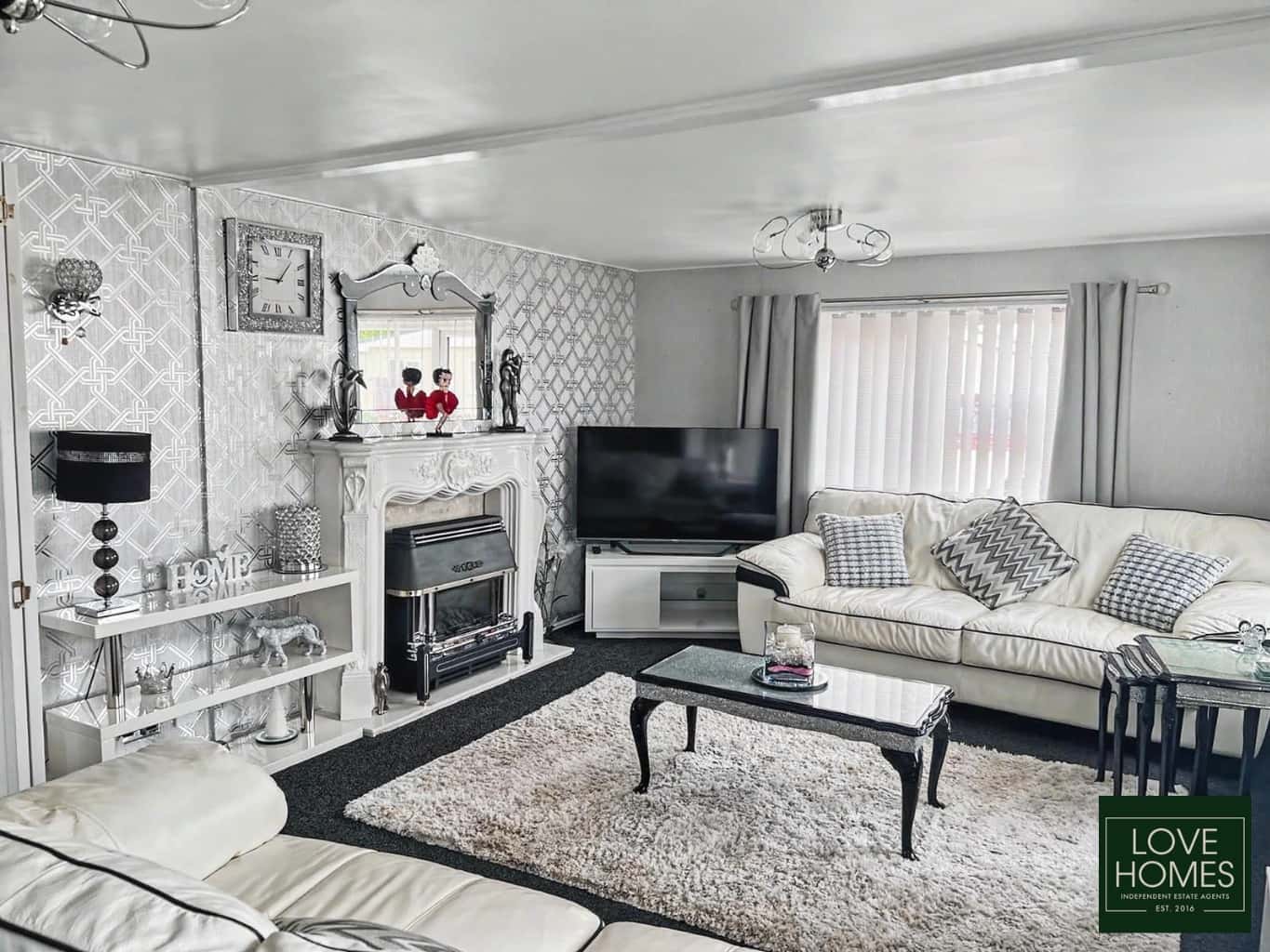 Modern 2 Bed Park Home in Carr Bridge near Lytham St Annes. Property image 3