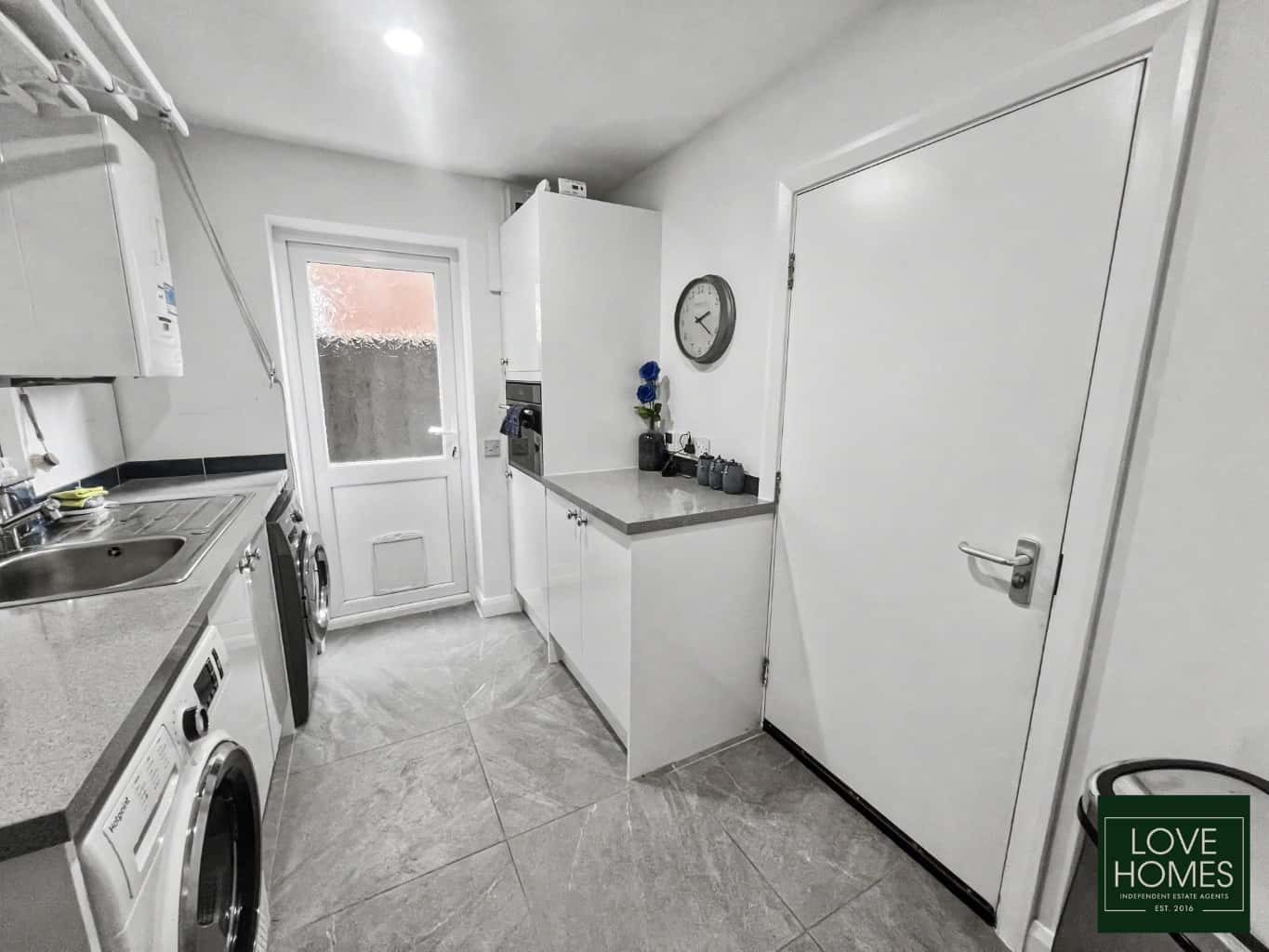 Stunning 3-Bed Detached Home in Quiet Elswick Cul-de-Sac Property image 8