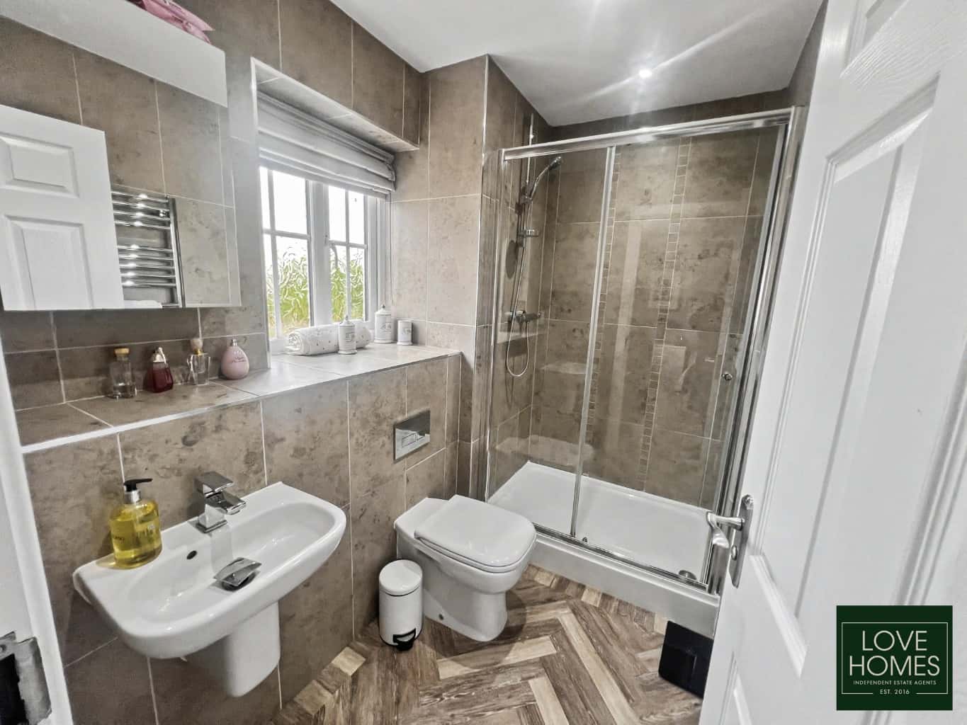 Stunning 3-Bed Detached Home in Quiet Elswick Cul-de-Sac Property image 13