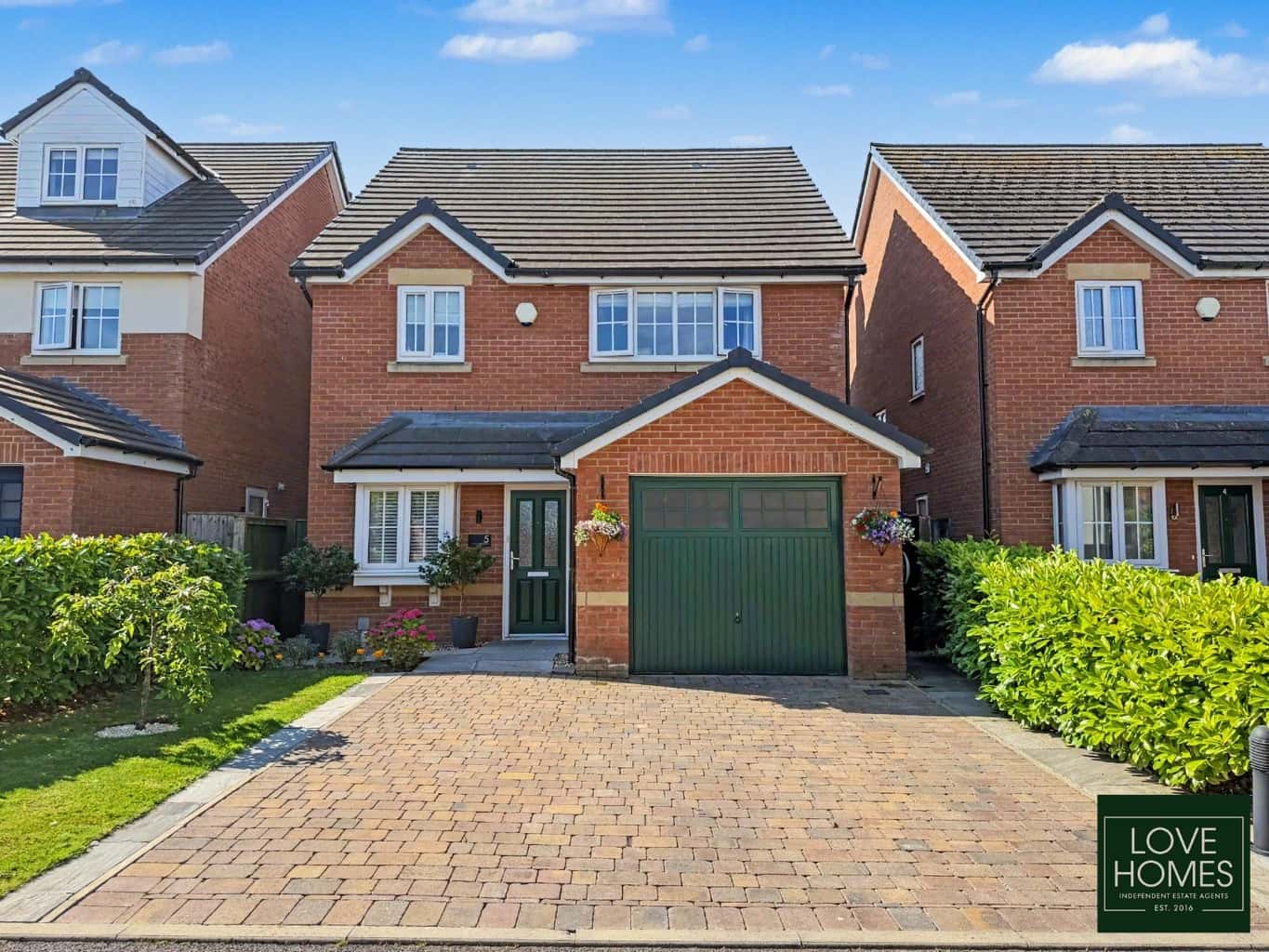 Stunning 3-Bed Detached Home in Quiet Elswick Cul-de-Sac Property image 24