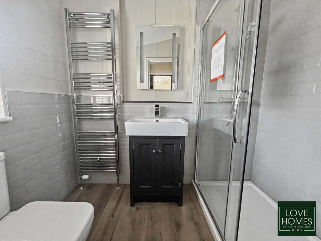 Luxury Omar Kingfisher Lodge: Spacious Living at Lawnsdale Park. Property image 17