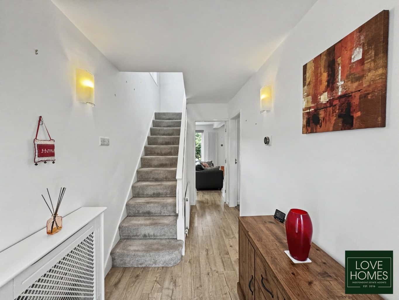 Extended Greenmount Home with Golf Course Views & Modern Luxury Property image 4