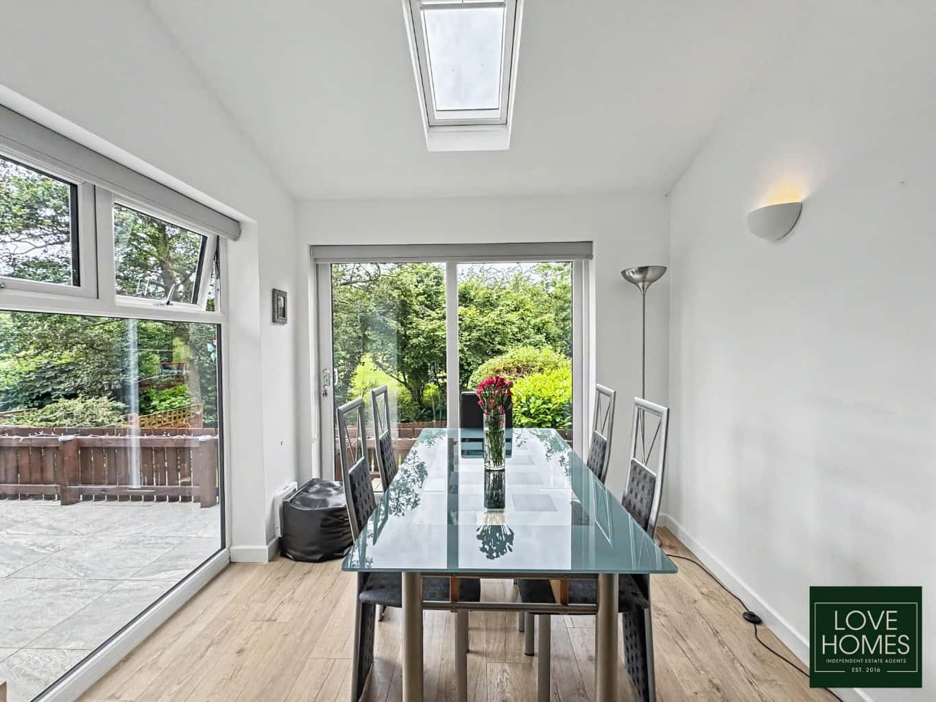Extended Greenmount Home with Golf Course Views & Modern Luxury Property image 5