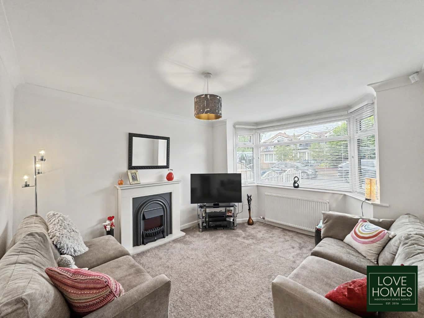 Extended Greenmount Home with Golf Course Views & Modern Luxury Property image 2