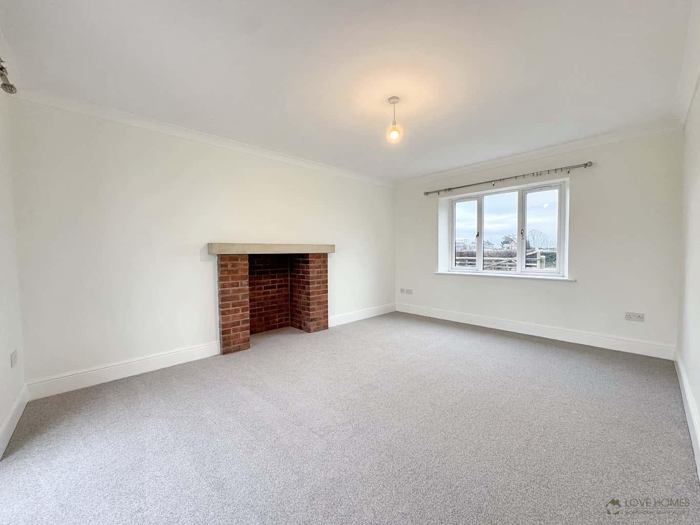 Spacious 3-Bed House to Let in Crossmoor with Countryside Views Property image 2
