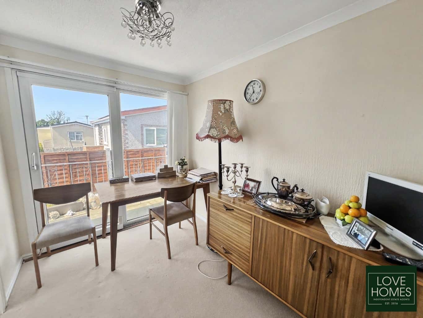 Charming 2 Bed Park Home in Wyre Vale Park, Garstang, with Generous Plot. Property image 4
