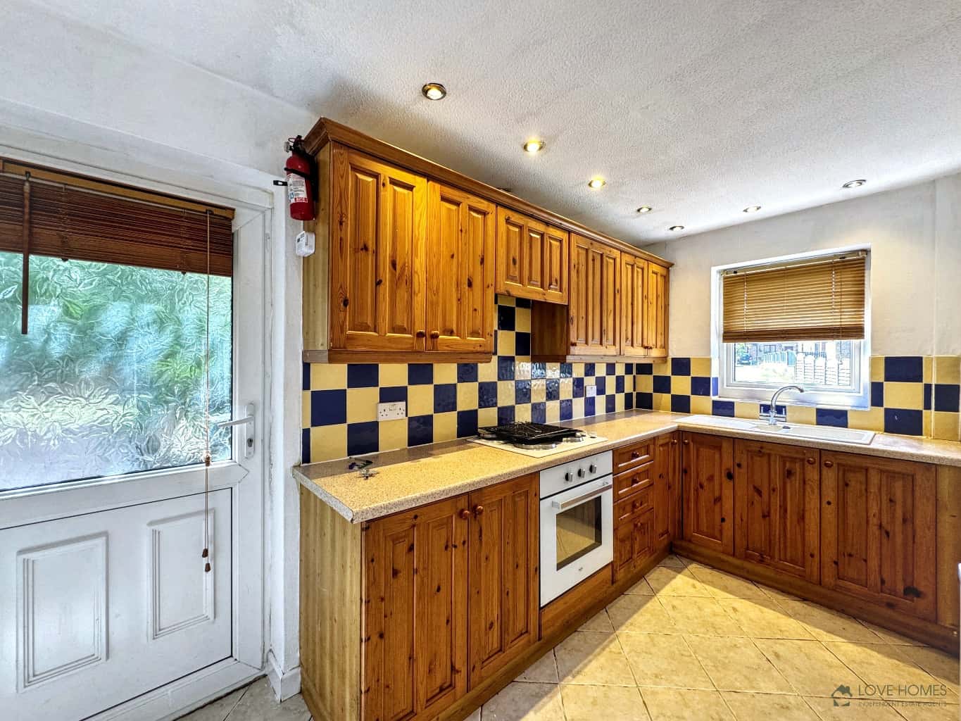 Charming Two-Bedroom Detached Bungalow to Let in Lea, Lancashire Property image 3