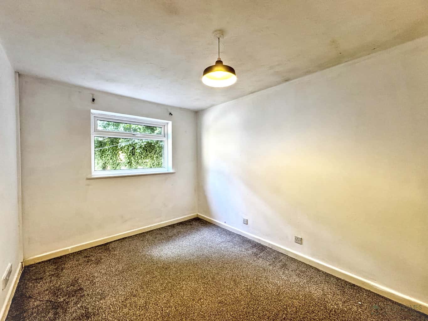 Charming Two-Bedroom Detached Bungalow to Let in Lea, Lancashire Property image 5